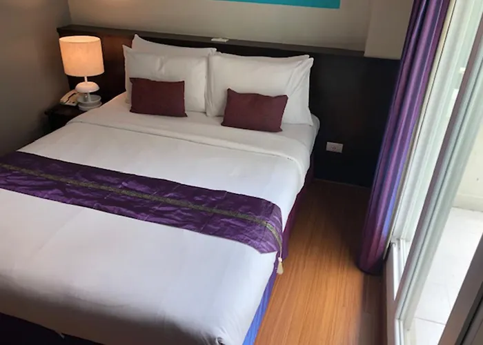 Sawasdee @ Sukhumvit Soi 8 Hotel