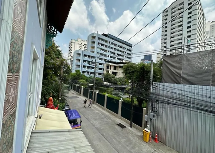 Sawasdee @ Sukhumvit Soi 8 מלון בנגקוק