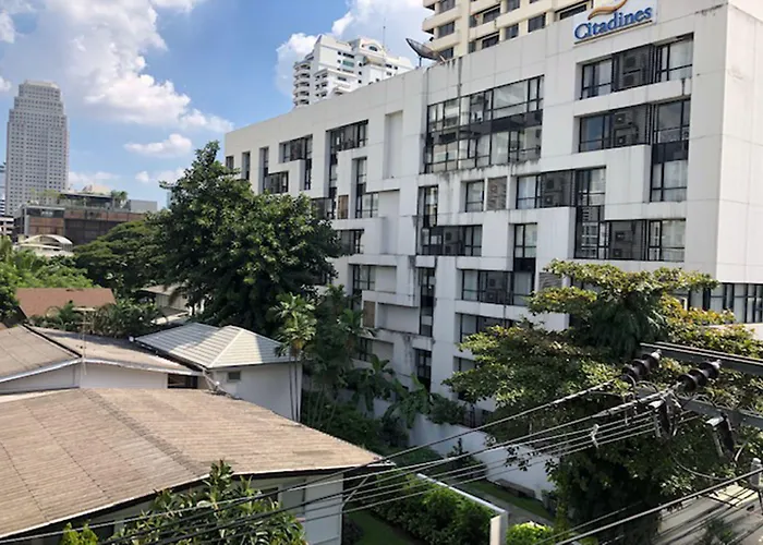Sawasdee @ Sukhumvit Soi 8 Hotel 3*
