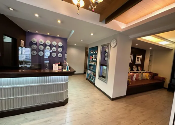 Sawasdee @ Sukhumvit Soi 8 Hotel 3*
