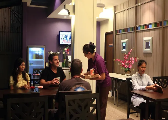 Sawasdee @ Sukhumvit Soi 8 3*